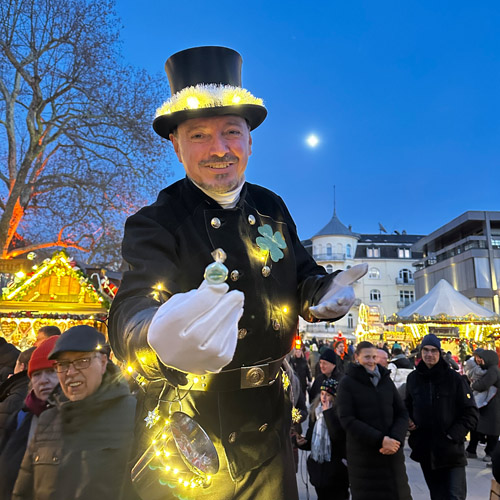 01.01.2026 Christkindelsmarkt Baden Baden Schornsteinfeger Stelzenläufer