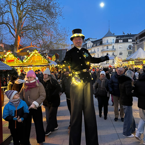 01.01.2026 Christkindelsmarkt Baden Baden Schornsteinfeger Stelzenläufer