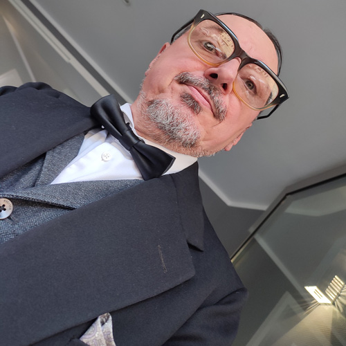 Comedy Butler Walkact Butler mit dem roten Teppich